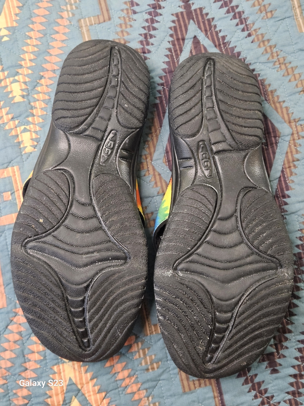 Keen Kona Flip Flops with  Straps Ith Tie Dye Colorway - Picture 5 of 6